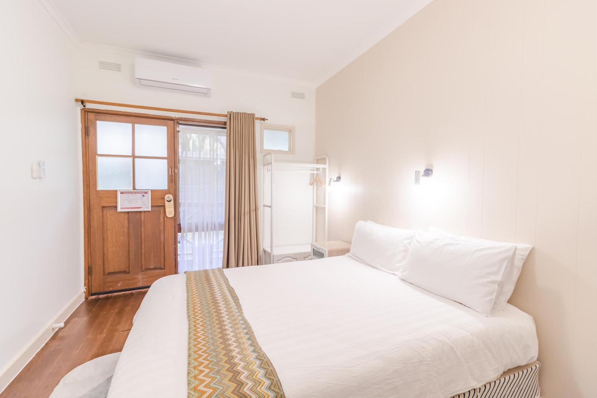 Warburton Lodge ภายนอก รูปภาพ